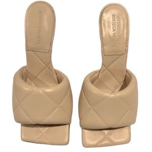 Bottega Veneta Quilted Embossed Lido Sandal Lagoon Nappa Cane Sugar Nude Sz 8.5